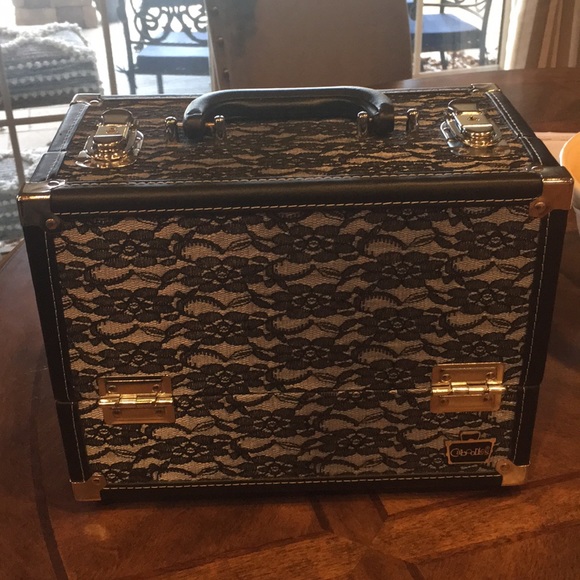 Caboodles make up carrying case